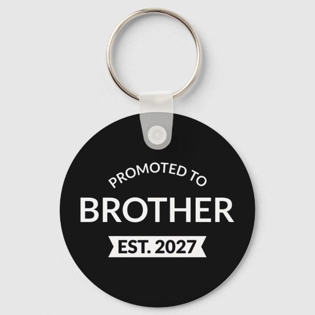 Uppflyttad till storebror Est 2027 Big Brother II Nyckelring (Framsida)