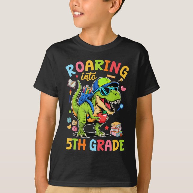 Uppförande till femte boys i Klass T-Rex D T Shirt (Framsida)