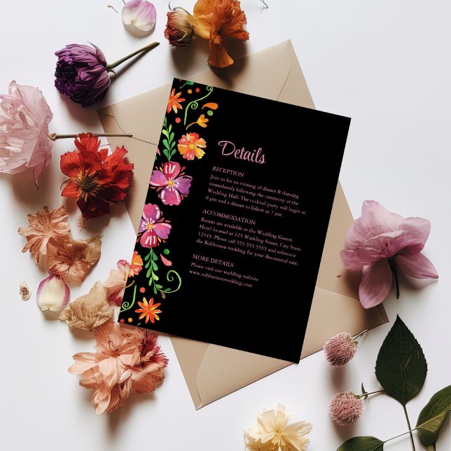 Uppgifter om den mexikanska Blommigten Fiesta Bröl Inbjudningar (Colorful Mexican Floral Fiesta Wedding Details Invitation on a table withd colorful flowers.)