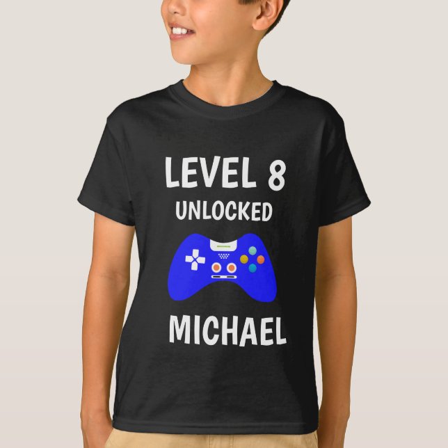 Uppgradera videospelsstyrenhet för födelsedagsbarn t shirt (Framsida)