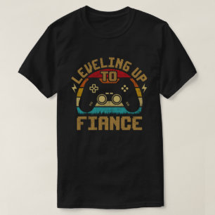 Uppgraderad till fästman Gamer Nyligen Engagerat P T Shirt