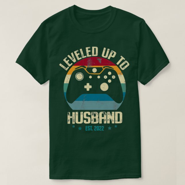Uppgraderad till make Est 2022 Nyligen T Shirt (Design framsida)