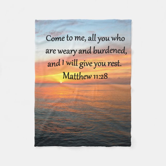 UPPHÄVANDE MATTHEW 11:28 SCRIPTURE VERSE SUNRISE FLEECEFILT (Framsidan)