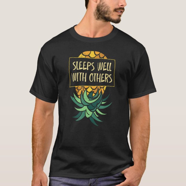 Uppifrån och ned, ananas bra med andra fina syning t shirt (Framsida)