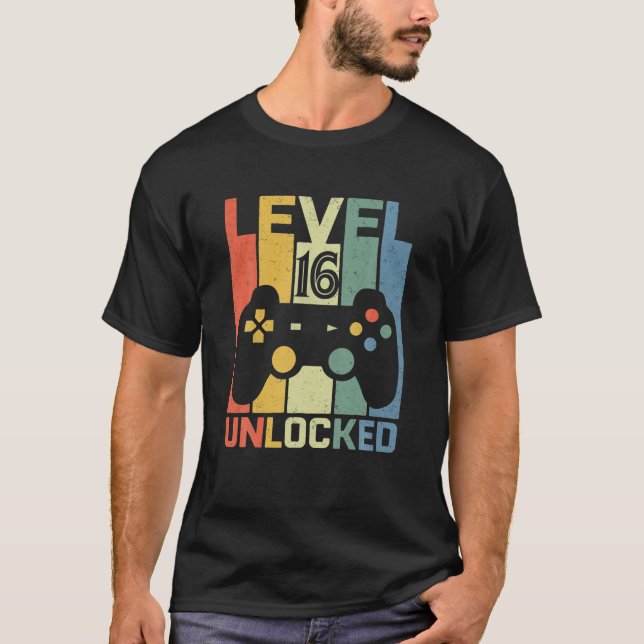 Upplåst 16 års gammalt videospel på 16:e plats t shirt (Framsida)
