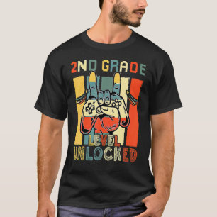 Upplåst spel på 2:a Klass bak t Shirt