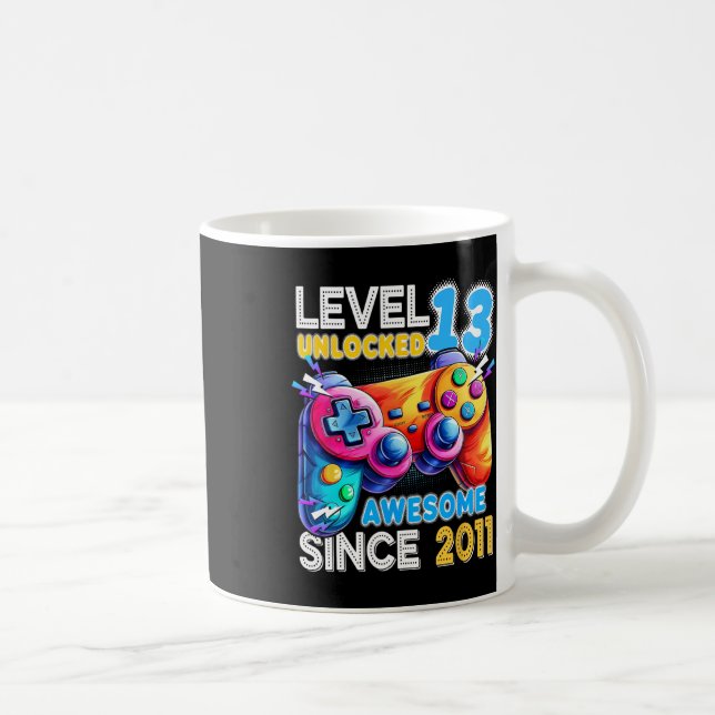 Upplåst videospel på nivå 13 13:e födelsedagen kaffemugg (Höger)