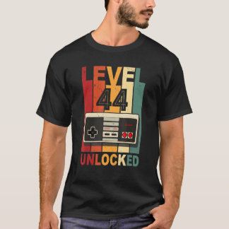 Upplåst videospelare 44:e födelsedagen Manar B T Shirt