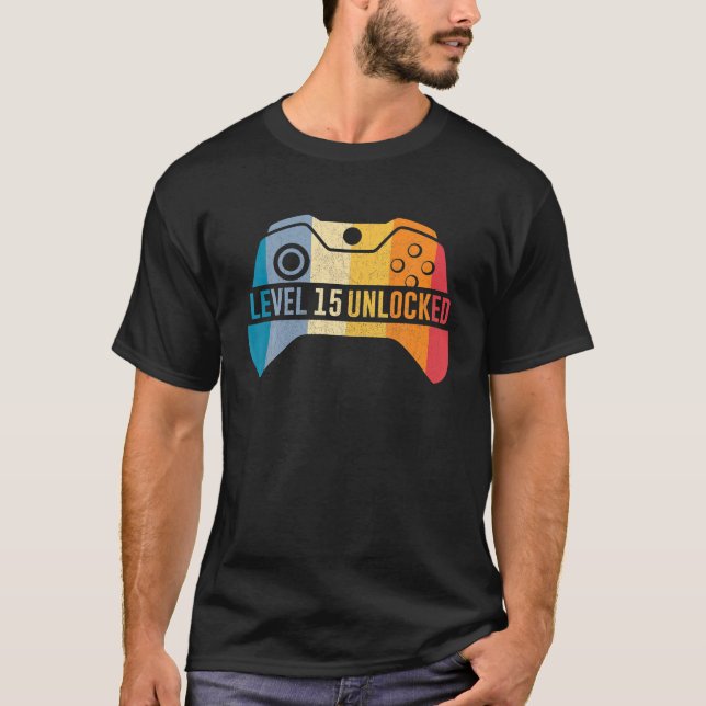 Upplåst videospelare på 15:e födelsedagen t shirt (Framsida)