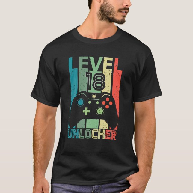 Upplåst videospelare på nivå 18: 18:e födelsedagsg t shirt (Framsida)