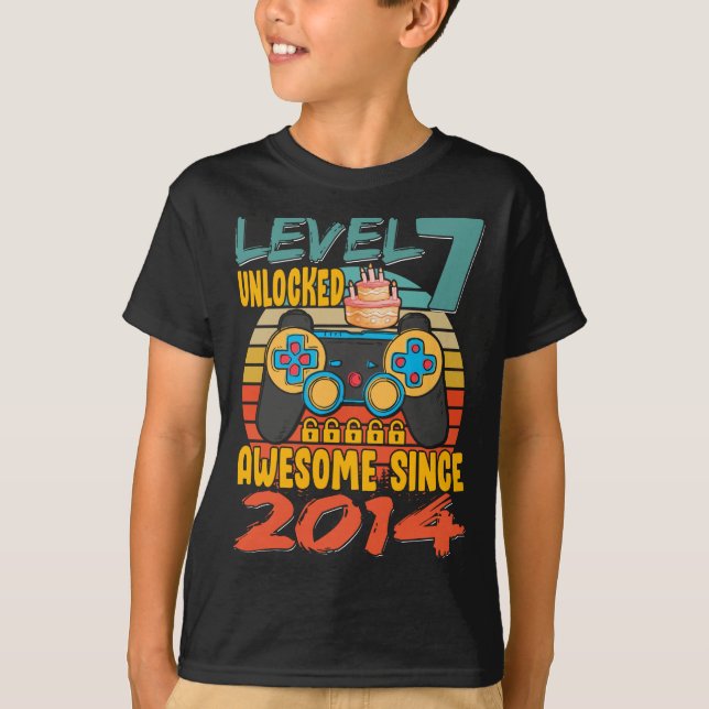 Upplåst videospelare på nivå 7 7 år gammal 7 t shirt (Framsida)