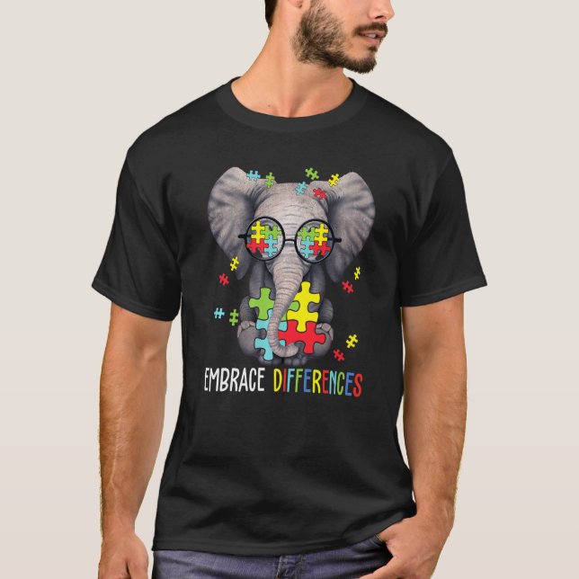 Upplev skillnader Elephant Funny Autism Awarenes T Shirt (Framsida)