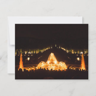 Upplyst Fontän i Versailles på natten Vykort