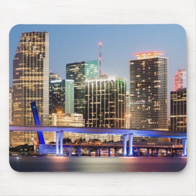 Upplyst horisont av i stadens centrum Miami på Musmatta (Framsidan)