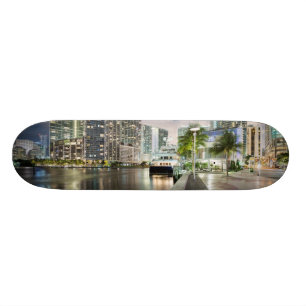 Upplyst torn på den Miami flodstranden Old School Skateboard Bräda 18 Cm