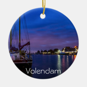 Upplyst Volendam-hamn nattetid Julgransprydnad Keramik
