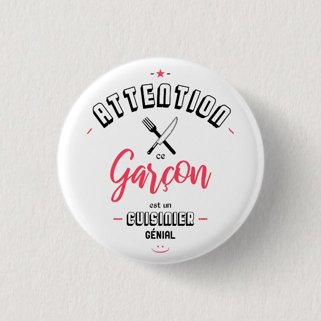 Uppmärksamhet på génial ce garçon est un cuisinier knapp (Framsida)
