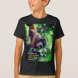 Uppmjukning av Orangutan i träd T Shirt