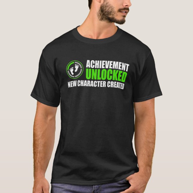 Uppnående olåst nytt tecken Skapat T Shirt (Framsida)