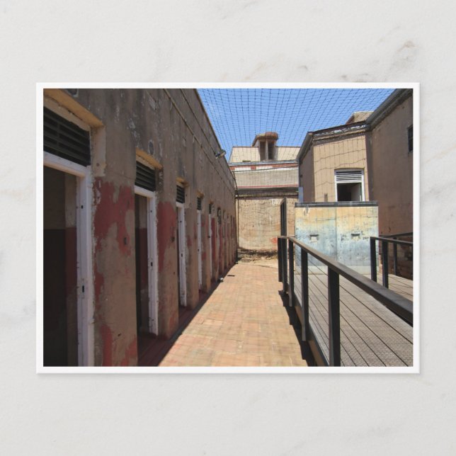 upprätta fängelseceller vykort (Framsida)