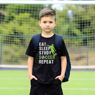 Upprepa Boy Student-fotbollsspelare i viloläge T Shirt