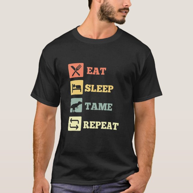 Upprepa dosinosaur för att ligga i viloläge t shirt (Framsida)