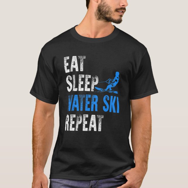 Upprepa Vatten Skiing i Vatten i viloläge T Shirt (Framsida)