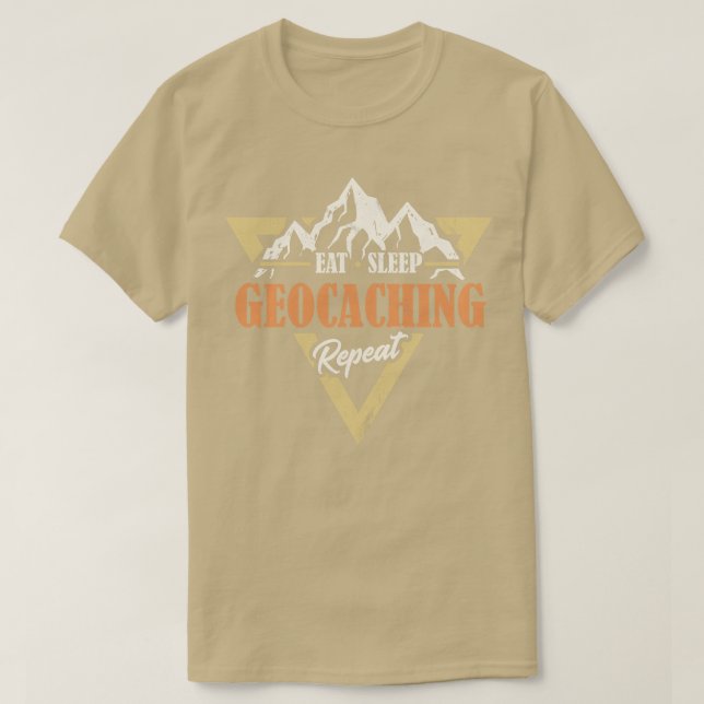 Upprepning av geocachelagring i viloläge t shirt (Design framsida)