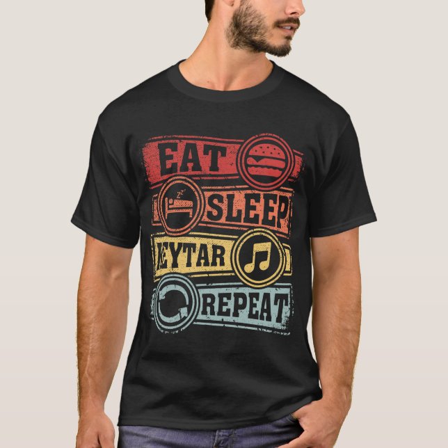 Upprepning av strömspartangentbord t shirt (Framsida)