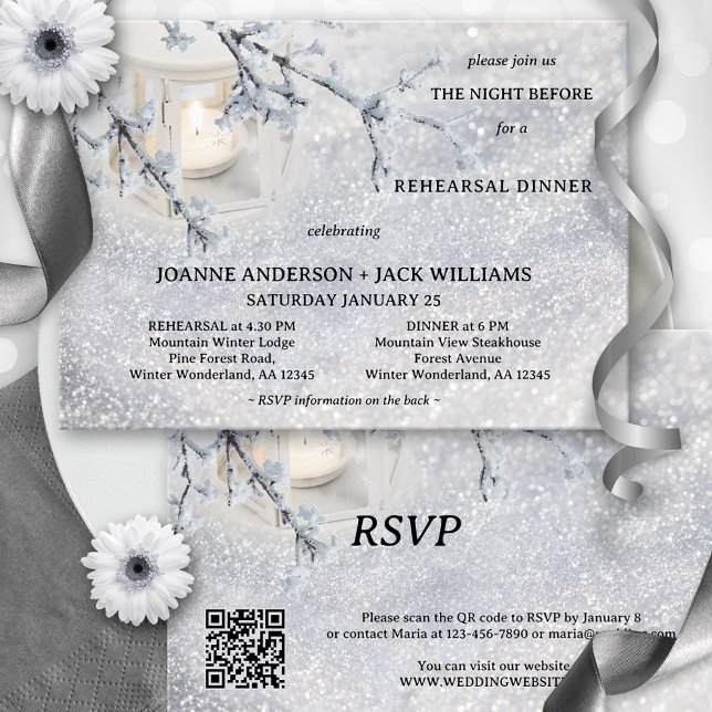Upprepningsmiddagen för Snö-vinter-uppringning Inbjudningar (Winter wedding rehearsal dinner invitation featuring a candle lit lantern on sparkling snow)