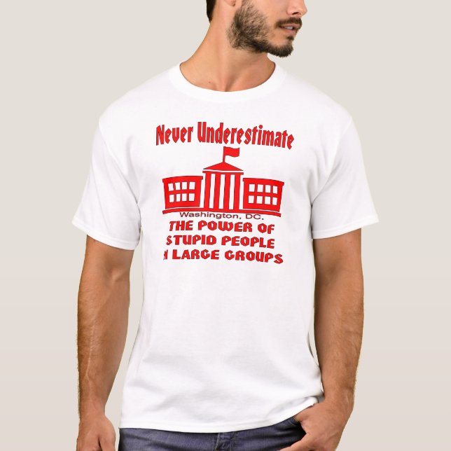 Uppskatta aldrig kraften hos stationära DC Tee Shirt (Framsida)