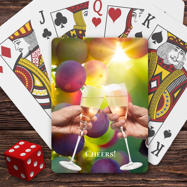 Uppspelningskort för ostar i vin Älskare Casinokort (Deck of cards featuring a toast with wine glasses on a colorful grapes background)