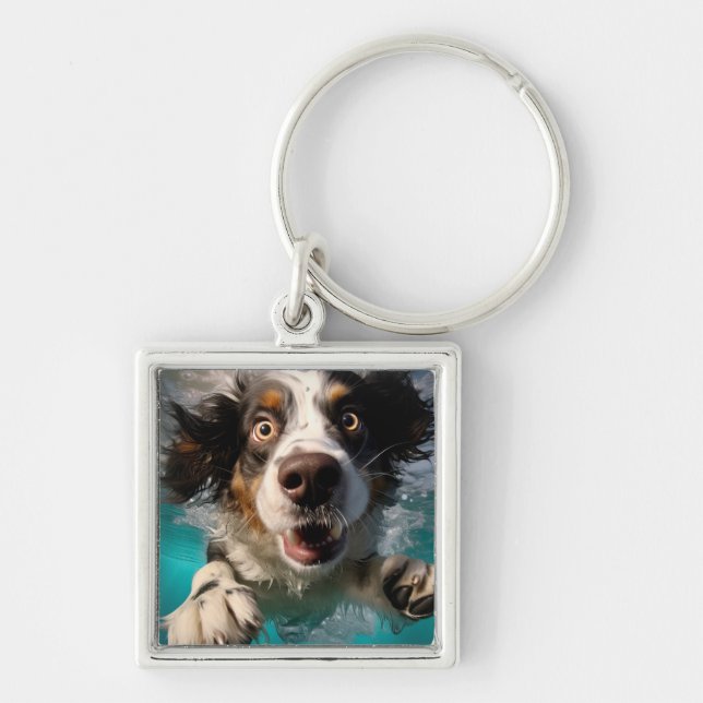 Uppspelt Hund Simmar Under Vatten Design Fyrkantig Silverfärgad Nyckelring (Framsidan)