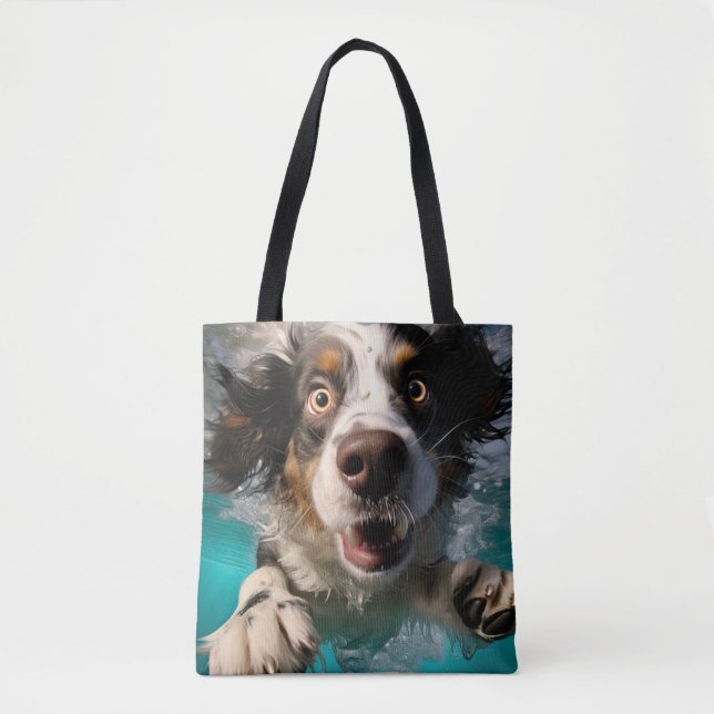 Uppspelt Hund Simmar Under Vatten Design Tygkasse (Framsida)