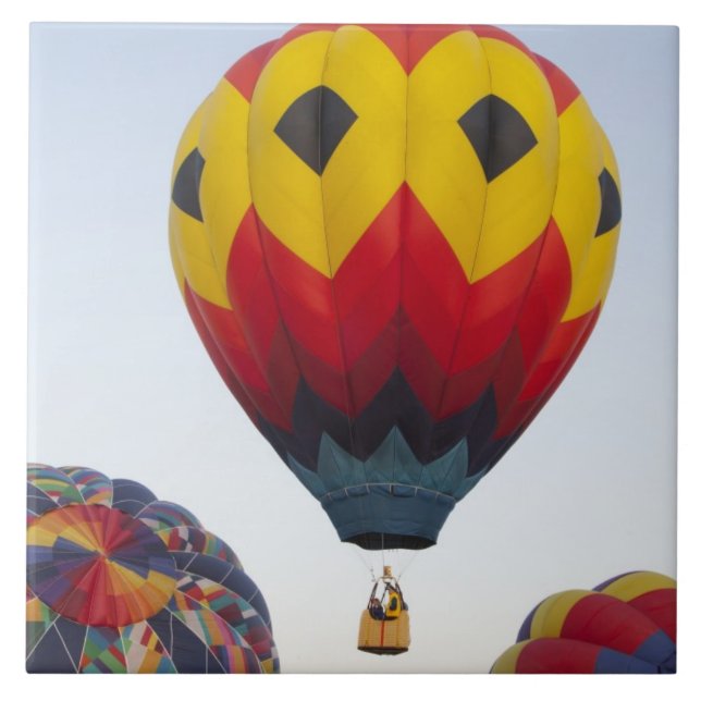 Uppstart av varmluftsballonger kakelplatta (Framsidan)