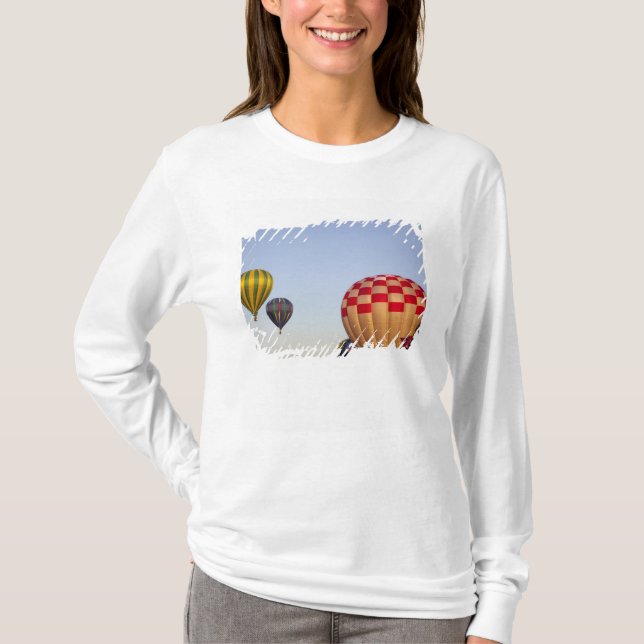 Uppstart av varmluftsballonger tee shirt (Framsida)
