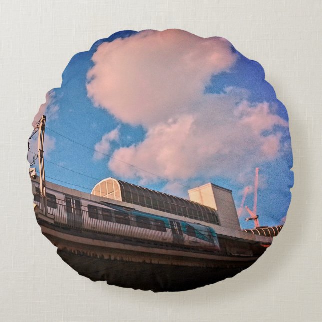 Upptäck tåg rund kudde (Framsidan)