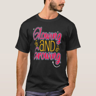 Uppväxt och tillväxt av gravid Mamma Kärlek T Shirt
