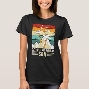 Ur den här världssonen, pojkens Alien-rymdskepp 1 T Shirt