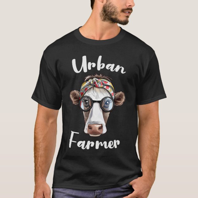 Urban Farmer for Urban Farming with Homestead Gard T Shirt (Framsida)