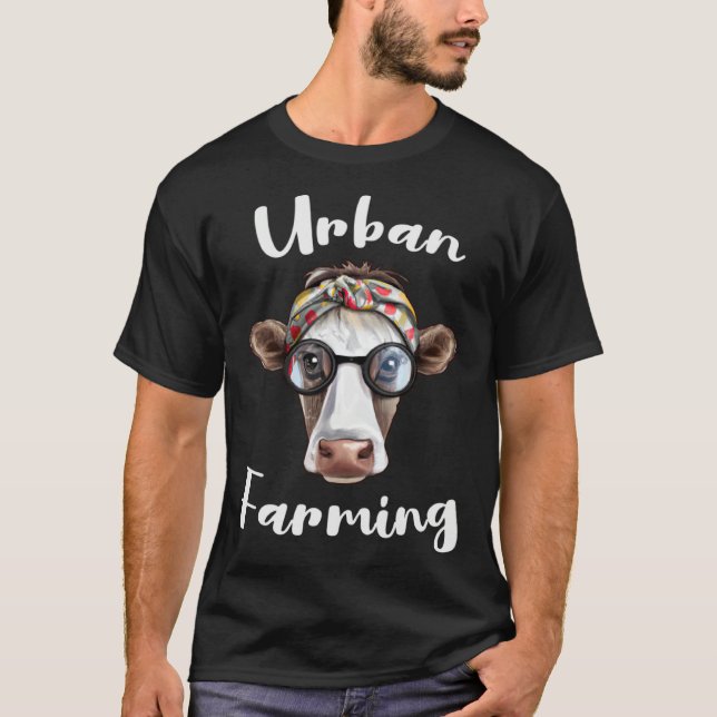 Urban Farming for Urban Farmers with Homestead Gar T Shirt (Framsida)