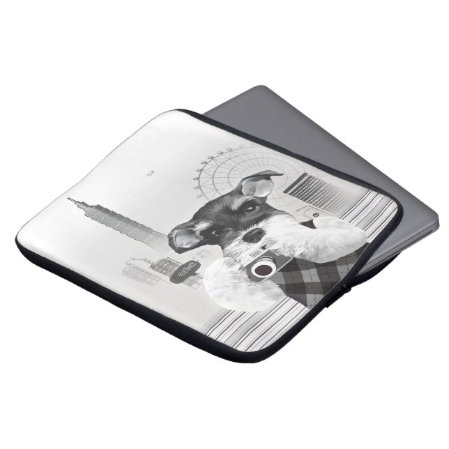 Urban Photographer: Schnauzer in Taipei City Laptop Fodral (Framsida topp)