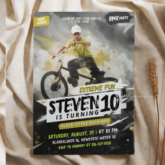 Urban Sketch BMX-fest - Extremt kul Inbjudningar (Urban Sketch BMX Birthday Party - Extreme Fun Invitation
)