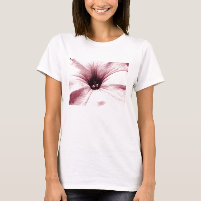 Urblekt bild för rosablommamakro t shirt (Framsida)