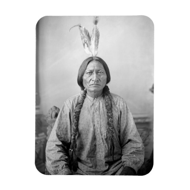 Urinamerikansk ikon: Lakotaledaren Sitting Bull Magnet (Vertikal)