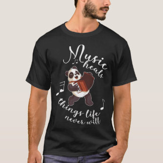 Urinfödd amerikansk man på klippor i månskenet. t shirt