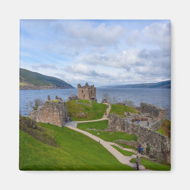Urquhart Castle längs Loch Ness, Skottland Magnet (Framsidan)
