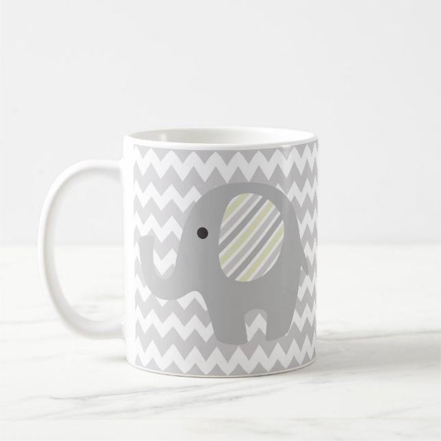 Ursnygg beställnings- baby showerneutraltelefant kaffemugg (Vänster)