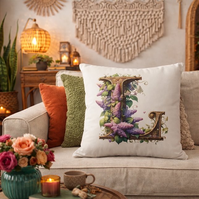 Ursprunglig "L" - Elegant Lilac Blommigt Design Kudde (Skapare uppladdad)