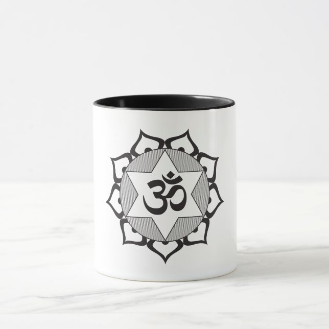 Ursprunglig svart Yoga OM-symbol Mugg (Center)